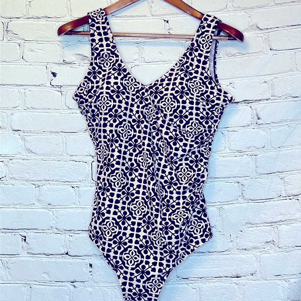 InGear Purple & Cream One-Piece Bathing Swimsuit Size 12 Excellent Condition